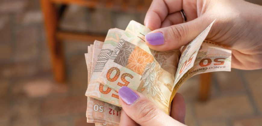 Receita paga hoje restituições do último lote do IR 2021