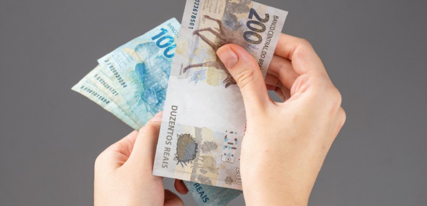 Imposto de Renda: Projeto quer isentar quem ganha até 4 salários mínimos