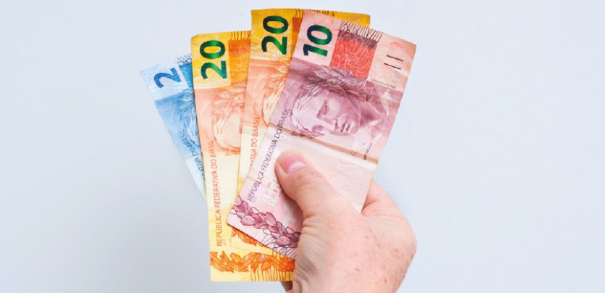 Quer usar o décimo terceiro salário de maneira eficiente?