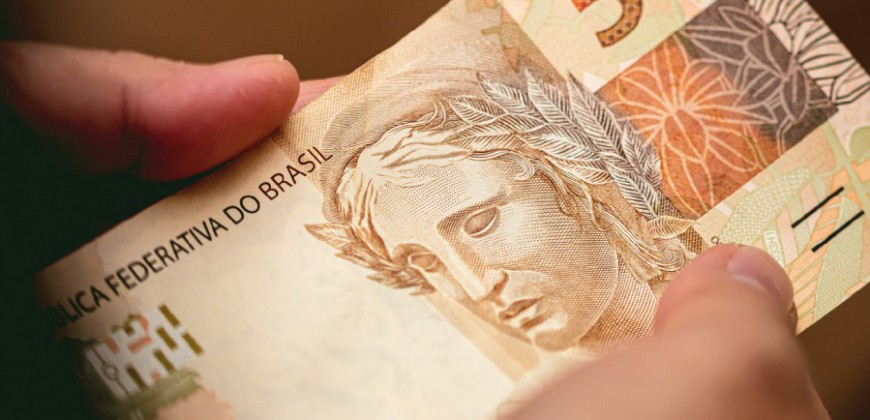 Décimo terceiro salário: primeira parcela deve ser paga hoje