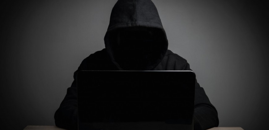 Novo golpe envia boletos e Pix falsos para endividados em nome da Serasa